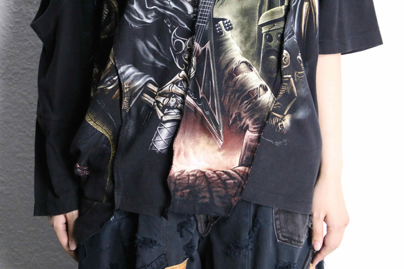 "Re:make" different skulls docking asymmetry Tee
