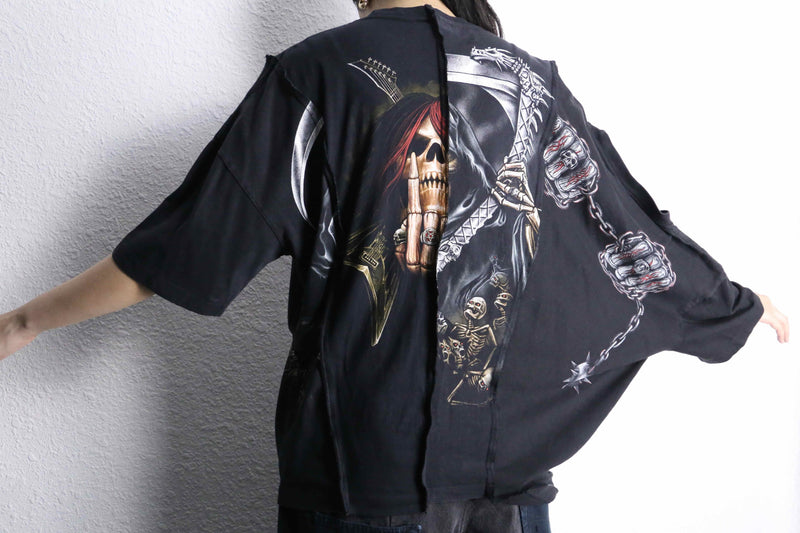 "Re:make" different skulls docking asymmetry Tee