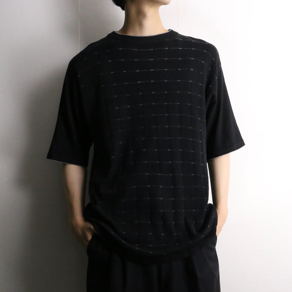 black plaid pattern knit Tee