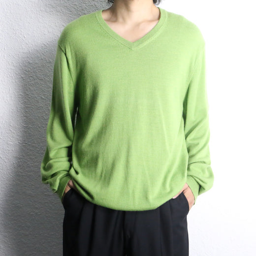 “Jos A BANK” light green merino wool V-neck knit