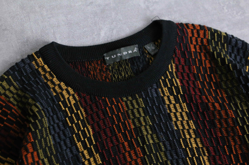 “TUNDRA” stripe gradation 3D design knit