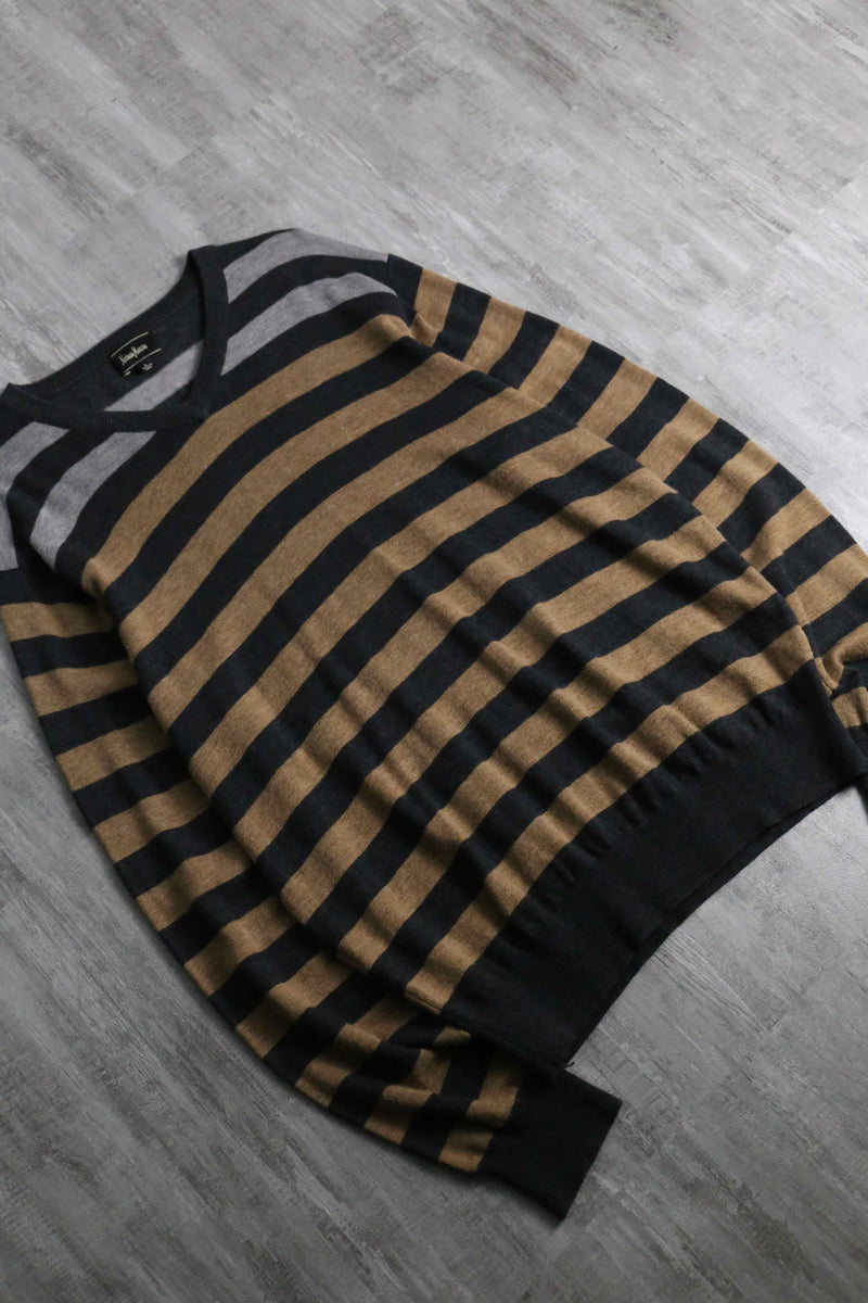 Neiman Macus bi-color border vneck knit