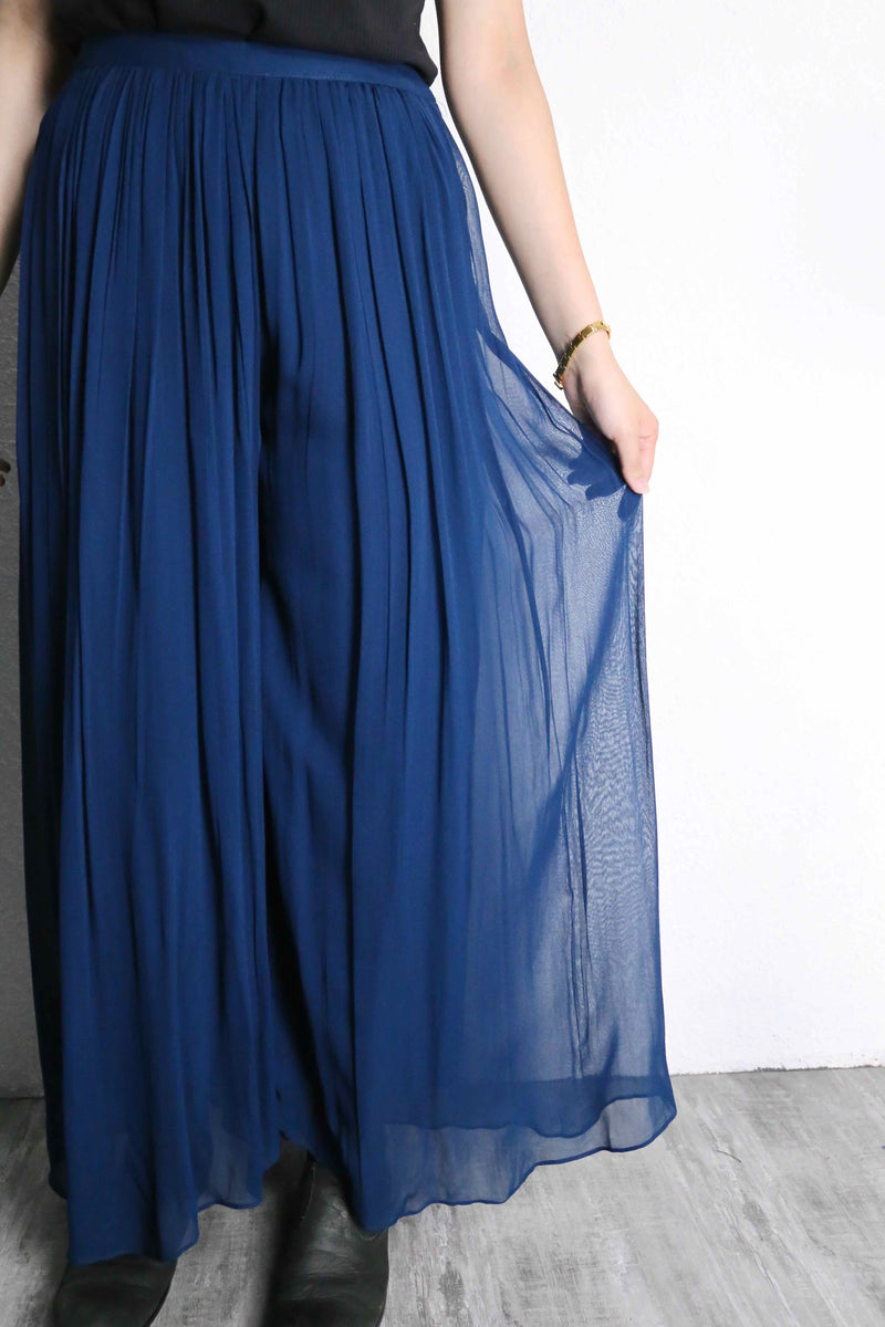 navy color tuck sheer wide pants