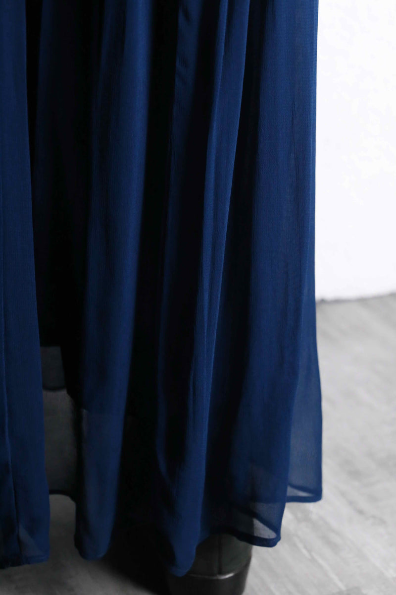 navy color tuck sheer wide pants