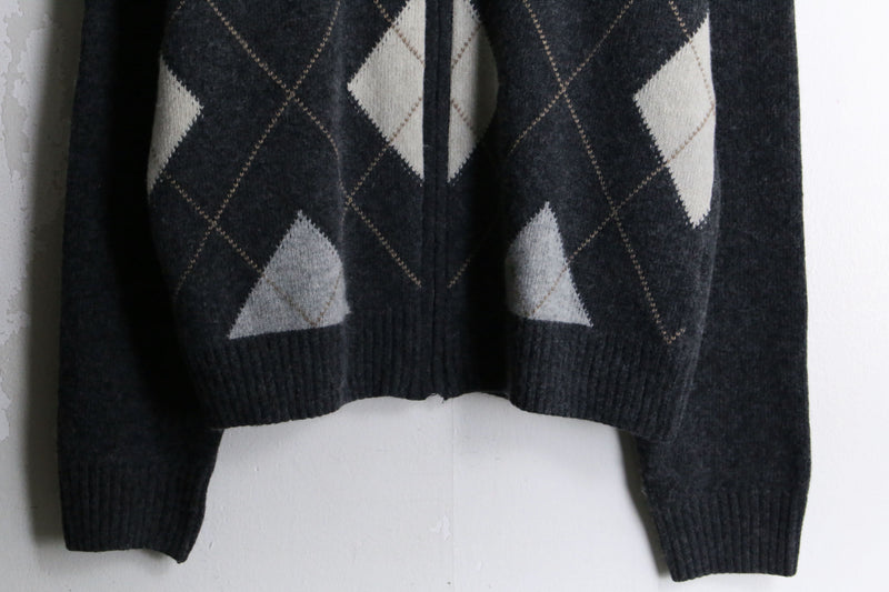 argyle check zip-up knit