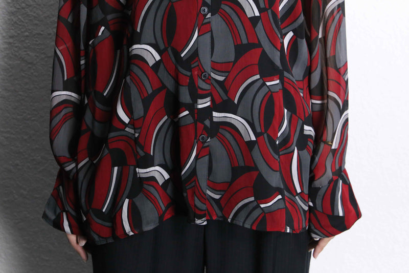 red black color geometry design shirt