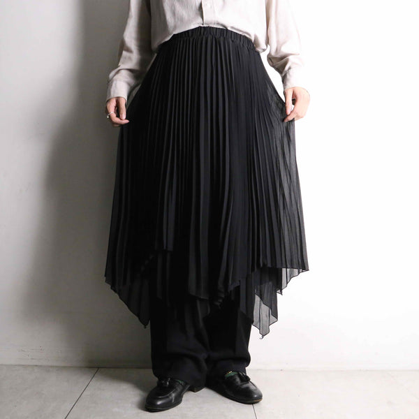 black color layered pleats skirt