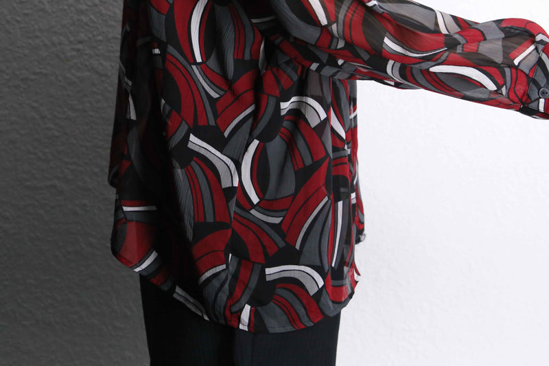 red black color geometry design shirt