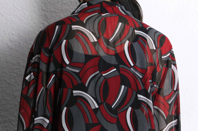 red black color geometry design shirt
