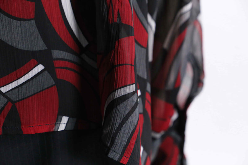 red black color geometry design shirt