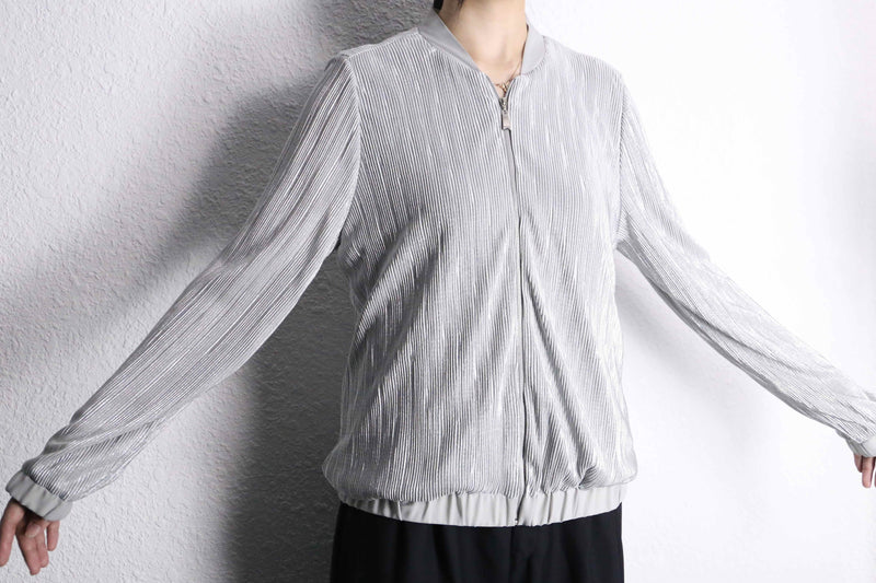 gray lame pleats pattern zip blouson