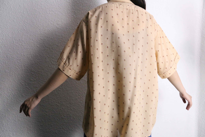 70’s “VAN HEUSEN” beige all pattern H/S shirt