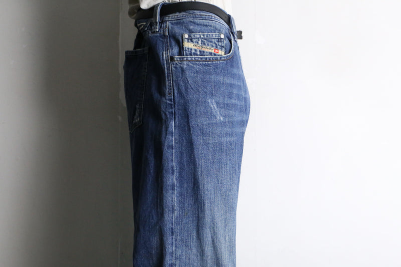 “DIESEL” wide straight  denim