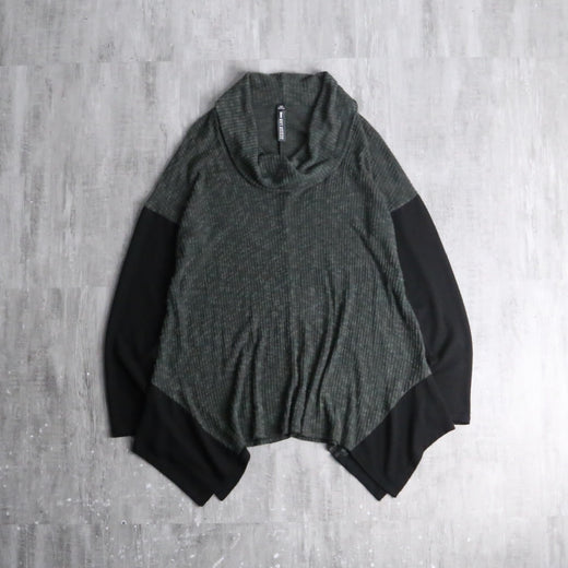 gray × black rib knit