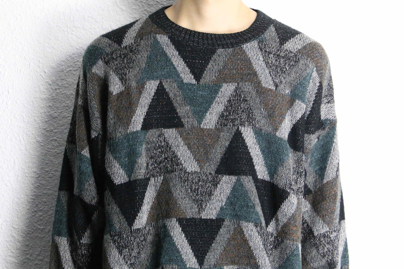 geometry slash pattern knit