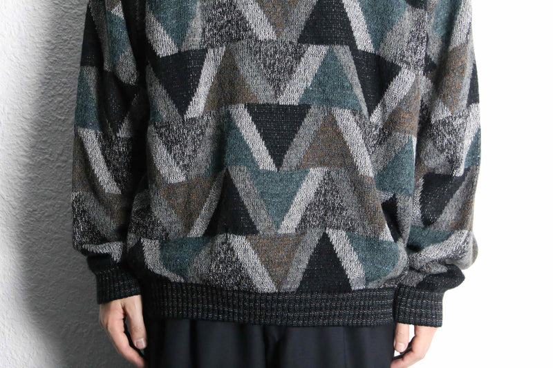geometry slash pattern knit