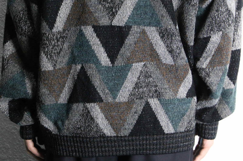 geometry slash pattern knit