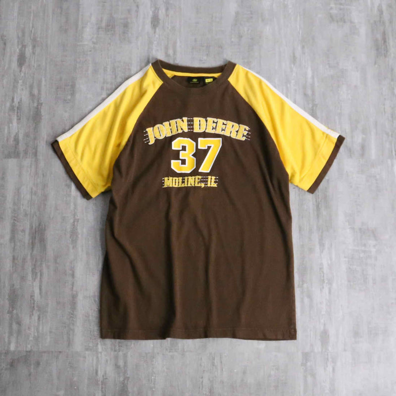 brown×yellow raglan tee