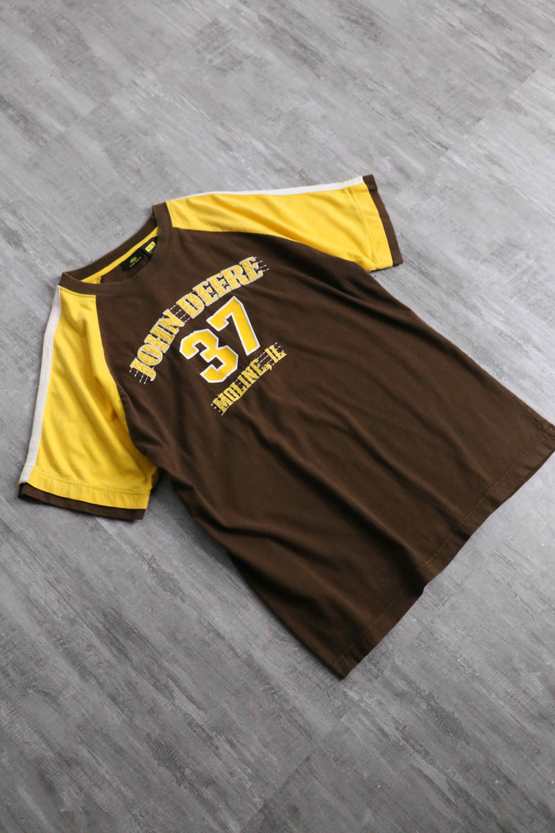 brown×yellow raglan tee