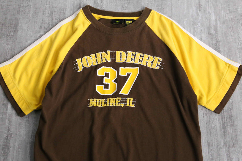 brown×yellow raglan tee