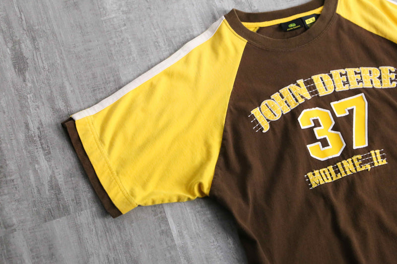 brown×yellow raglan tee
