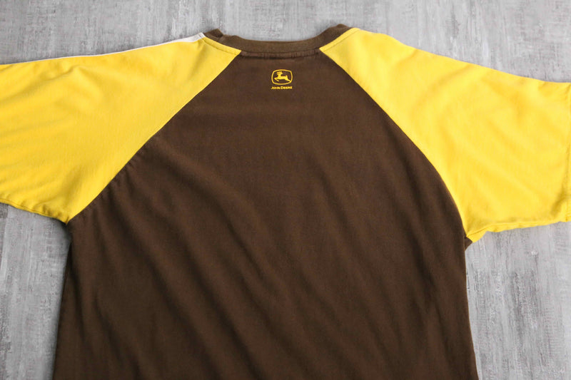 brown×yellow raglan tee
