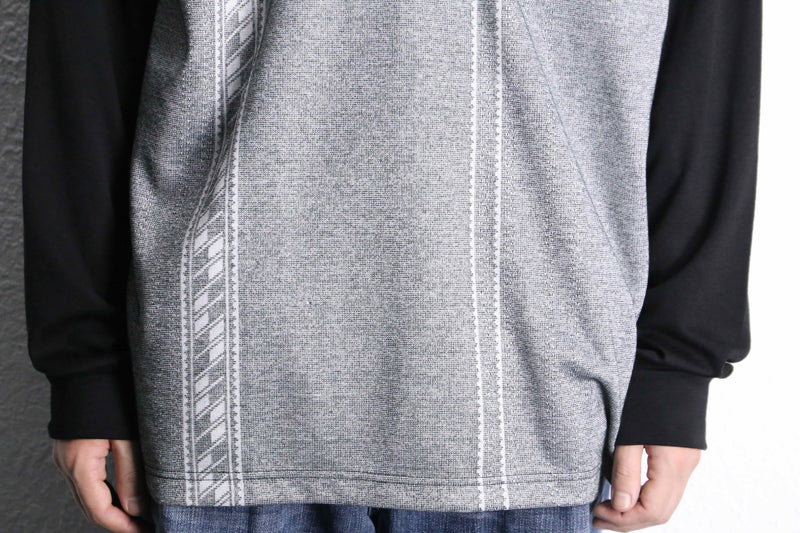 monotone front design polo shirt