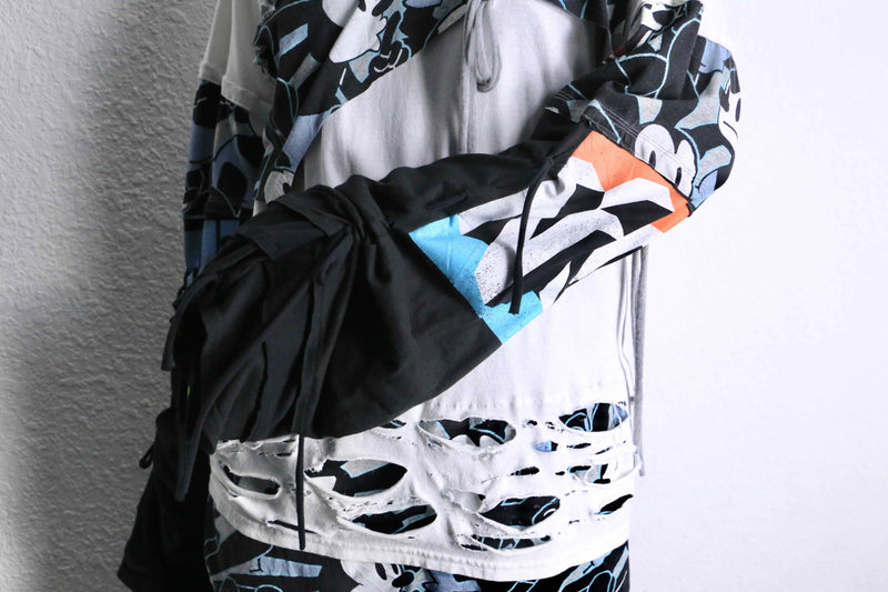 “Remake” 3P docking character chaos L/S tee