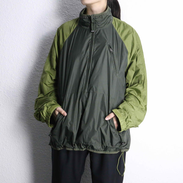 ''GAP''nylon pullover jacket