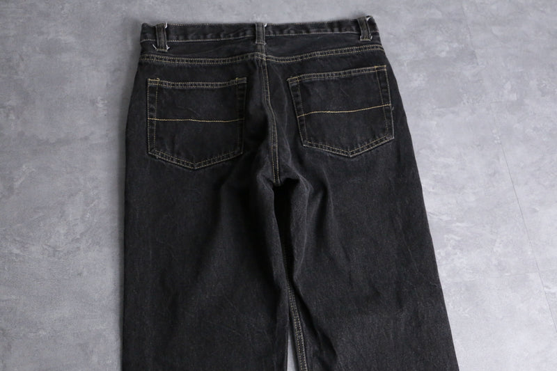 black color straight denim pants