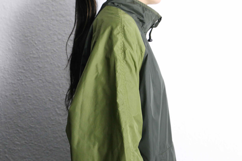 ''GAP''nylon pullover jacket