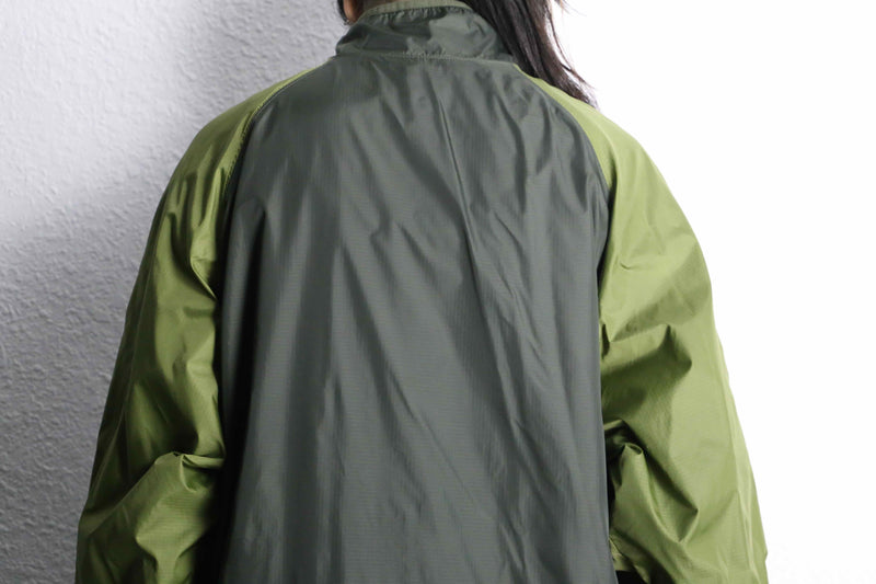 ''GAP''nylon pullover jacket