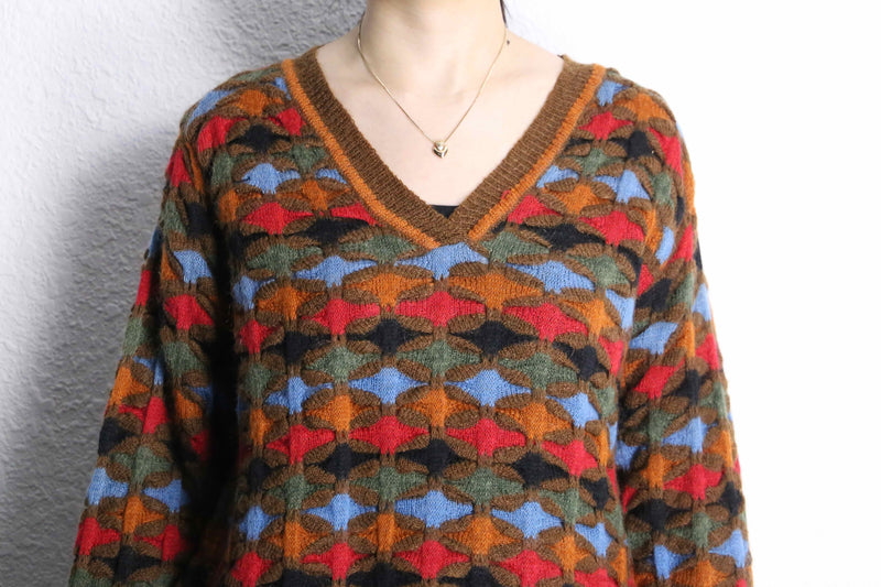 Vneck 3D acryl knit pull