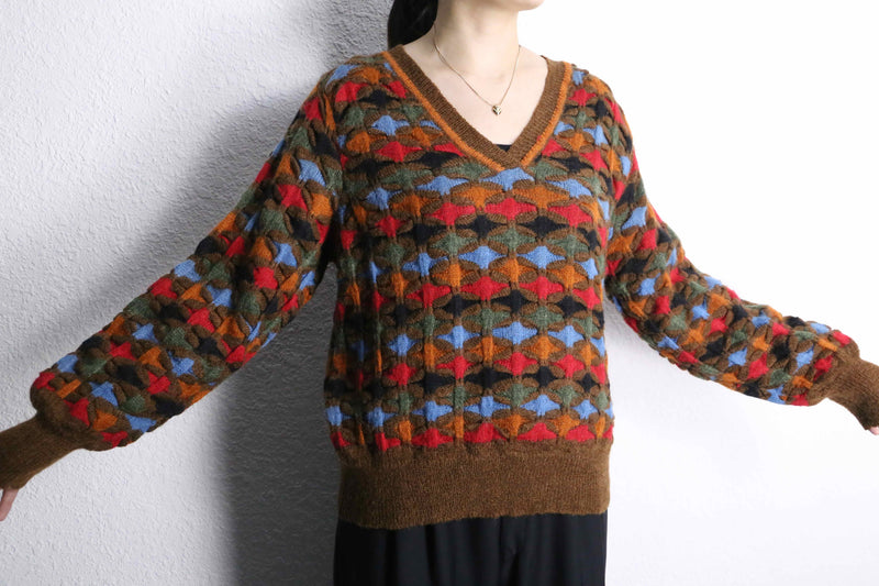 Vneck 3D acryl knit pull