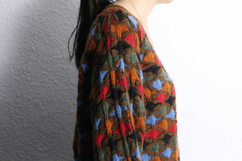 Vneck 3D acryl knit pull
