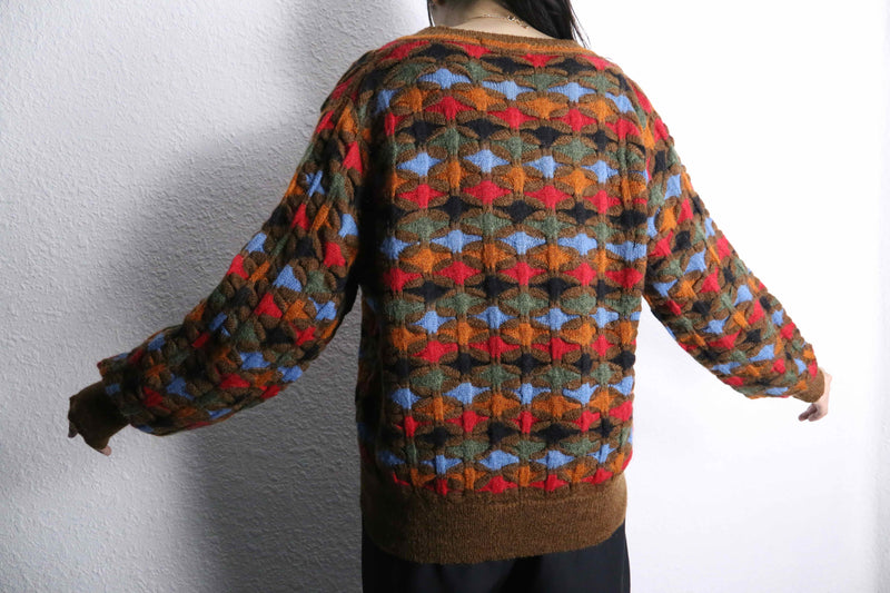 Vneck 3D acryl knit pull