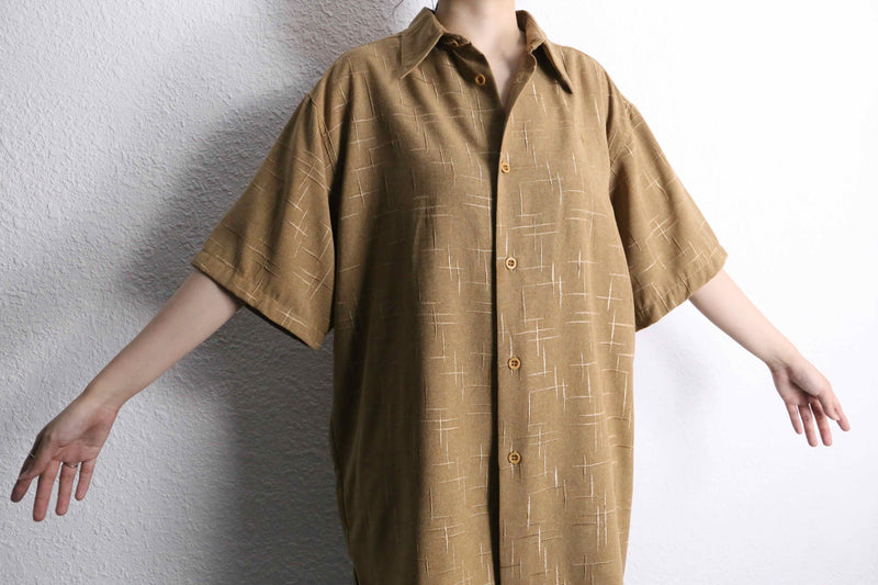 "PRONTI" light brown embroidery pattern S/S shirt