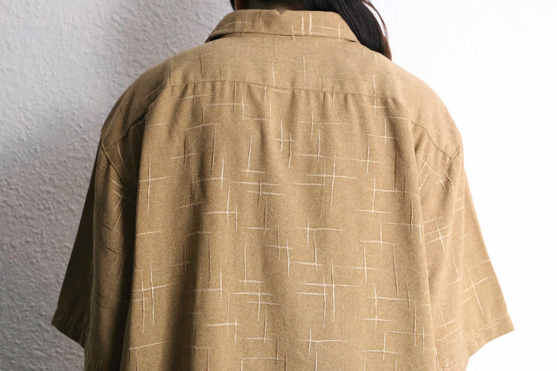 "PRONTI" light brown embroidery pattern S/S shirt