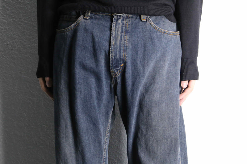 Levi's 567” dark indigo relax flare denim