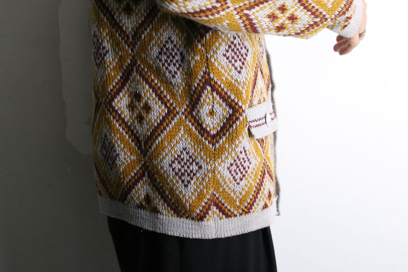 yellow base color diamond pattern jacquard cardigan