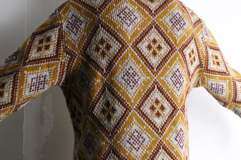 yellow base color diamond pattern jacquard cardigan