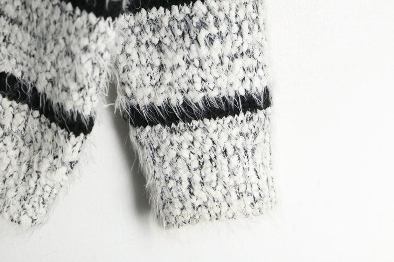 "Calvin Klein" border loose shaggy knit