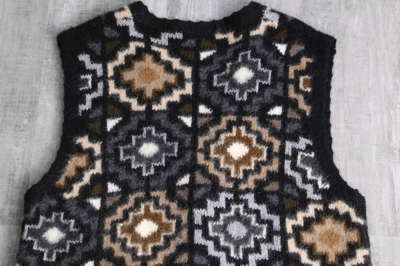 baby alpaca geometric pattern knit vest
