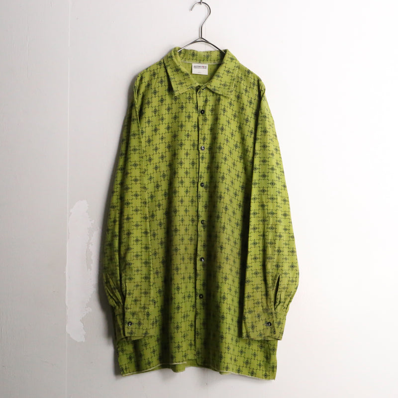 arabesque design green shirt