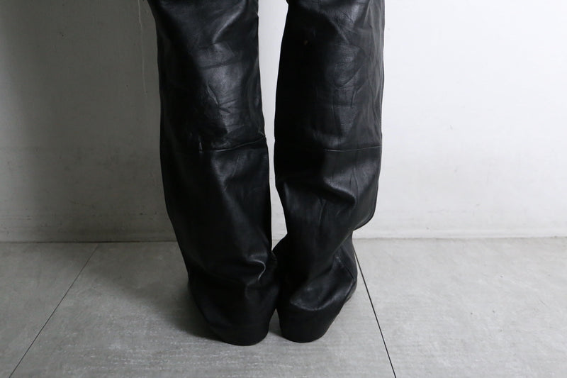 black color straight leather pants