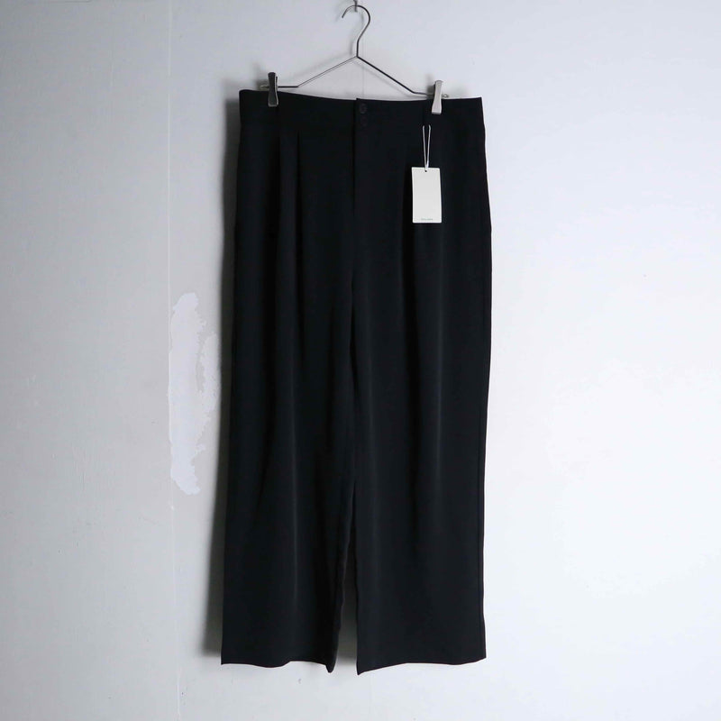 black color 2tuck wide slacks