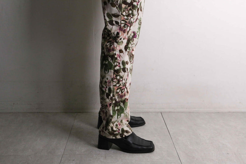 flower design tapered denim pants