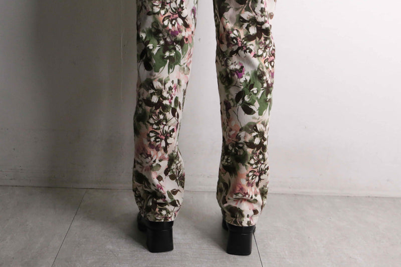 flower design tapered denim pants