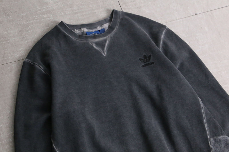 2000s adidas piece dying sweat shirt