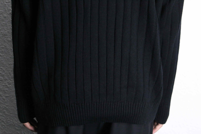 "HUGO BOSS" sophisticated design knit